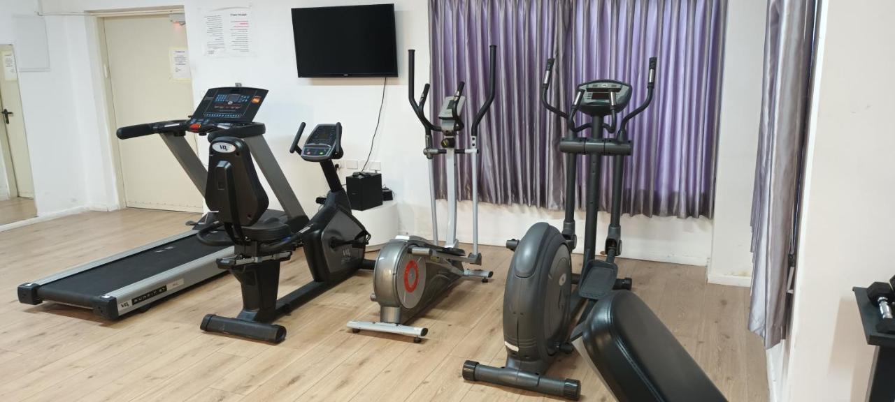 Beach Suite Israel- Private Jacuzzi Garden Suite & Gym, 3 Min Walk To Beach ביץ סוייט ישראל- ג'קוזי פרטי בגינה 3 דקות הליכה לים וחדר כושר Ашкелон Экстерьер фото