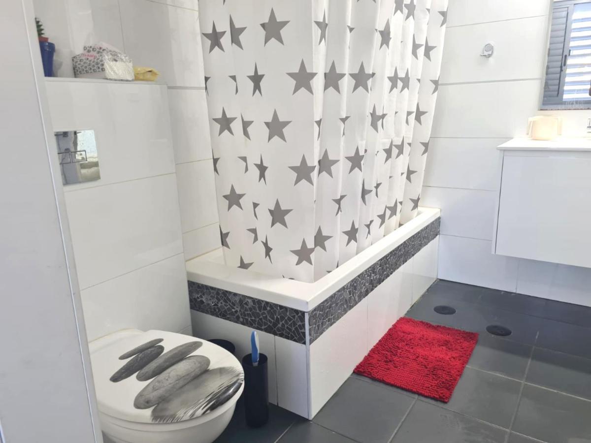 Beach Suite Israel- Private Jacuzzi Garden Suite & Gym, 3 Min Walk To Beach ביץ סוייט ישראל- ג'קוזי פרטי בגינה 3 דקות הליכה לים וחדר כושר Ашкелон Экстерьер фото