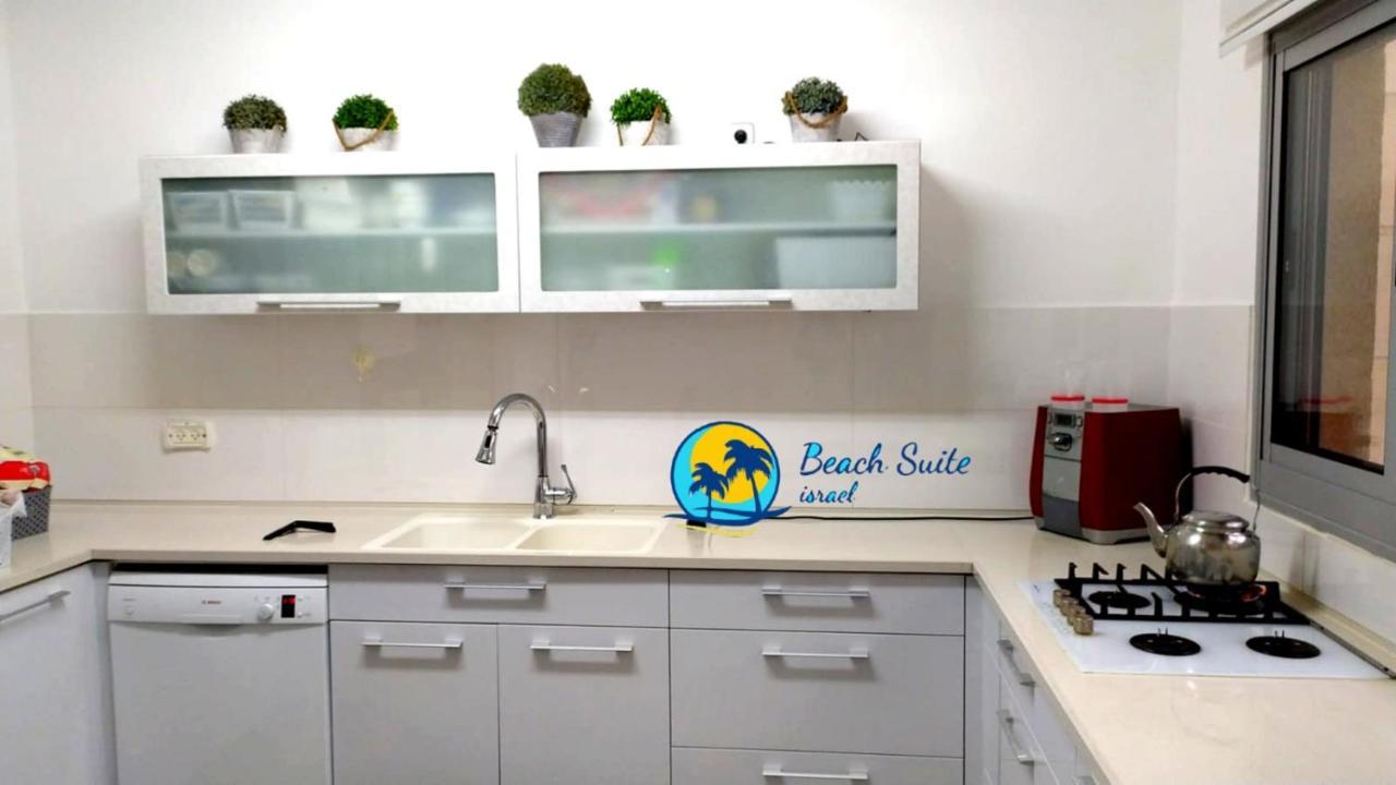 Beach Suite Israel- Private Jacuzzi Garden Suite & Gym, 3 Min Walk To Beach ביץ סוייט ישראל- ג'קוזי פרטי בגינה 3 דקות הליכה לים וחדר כושר Ашкелон Экстерьер фото