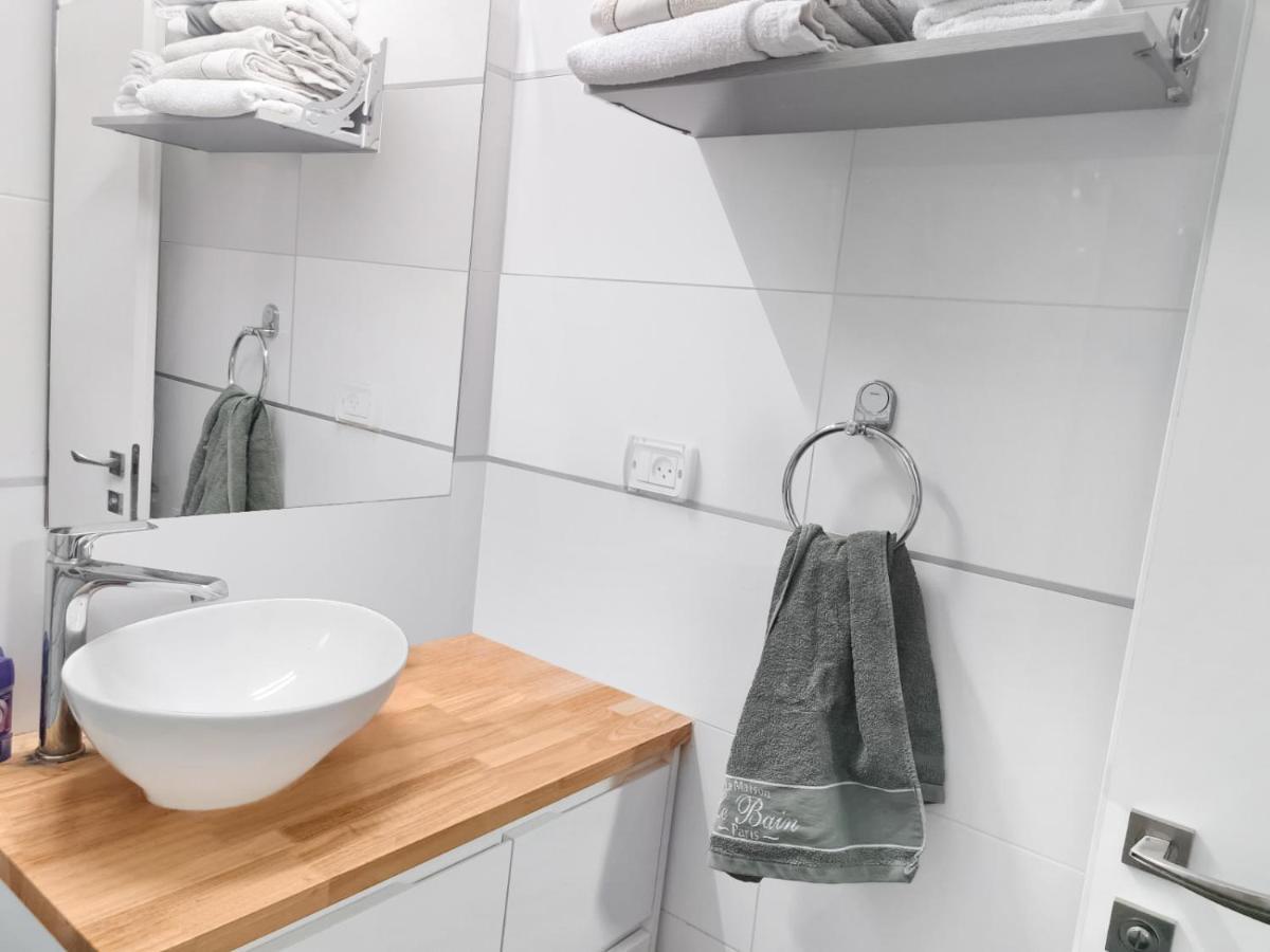 Beach Suite Israel- Private Jacuzzi Garden Suite & Gym, 3 Min Walk To Beach ביץ סוייט ישראל- ג'קוזי פרטי בגינה 3 דקות הליכה לים וחדר כושר Ашкелон Экстерьер фото