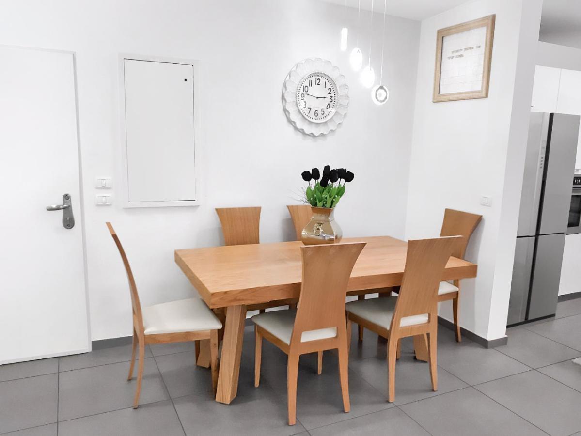 Beach Suite Israel- Private Jacuzzi Garden Suite & Gym, 3 Min Walk To Beach ביץ סוייט ישראל- ג'קוזי פרטי בגינה 3 דקות הליכה לים וחדר כושר Ашкелон Экстерьер фото