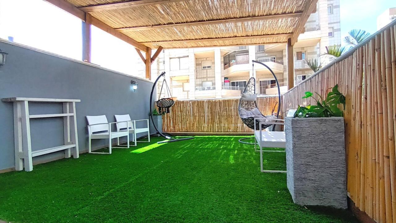 Beach Suite Israel- Private Jacuzzi Garden Suite & Gym, 3 Min Walk To Beach ביץ סוייט ישראל- ג'קוזי פרטי בגינה 3 דקות הליכה לים וחדר כושר Ашкелон Экстерьер фото